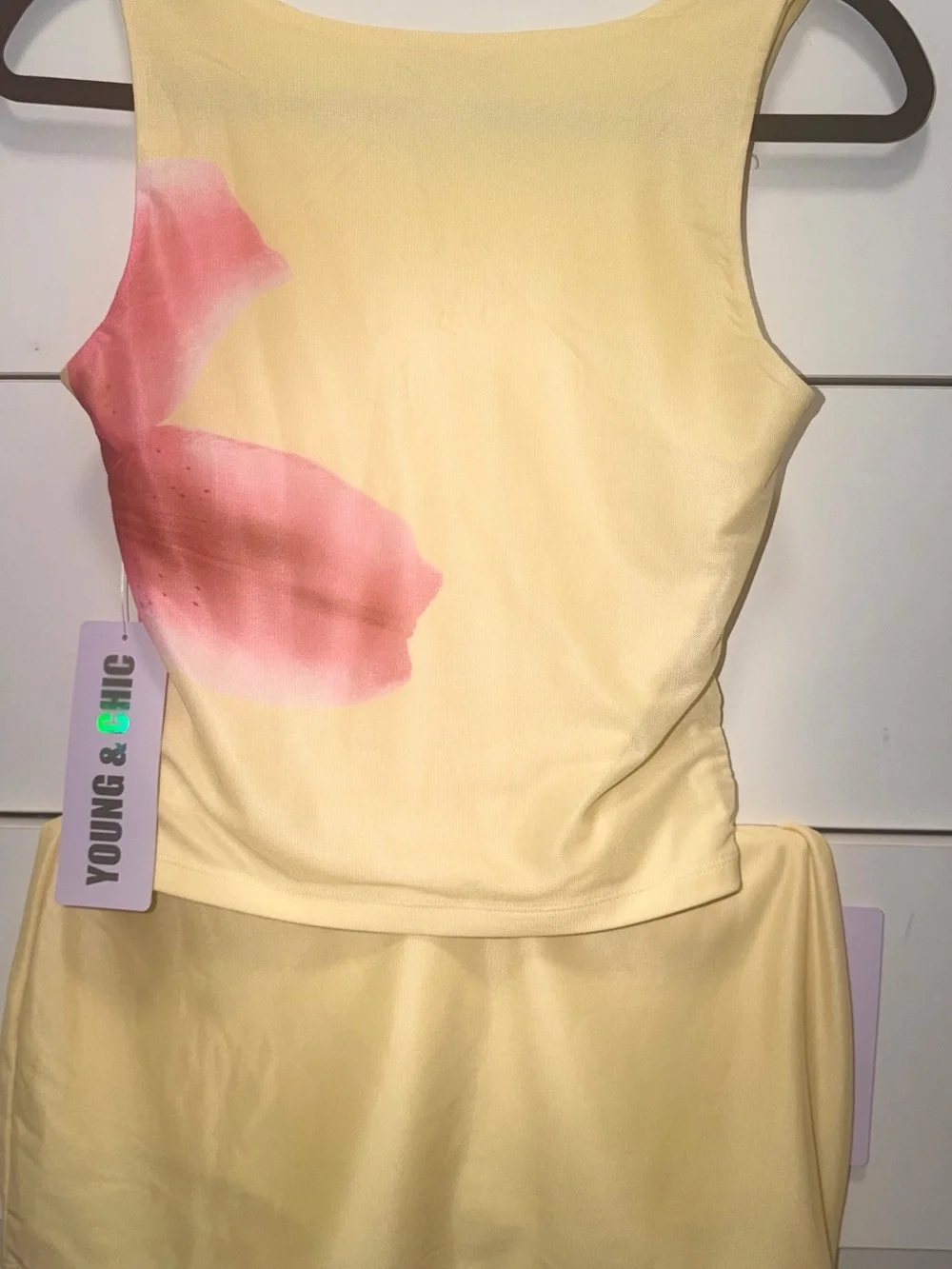 N/A sleeveless yellow